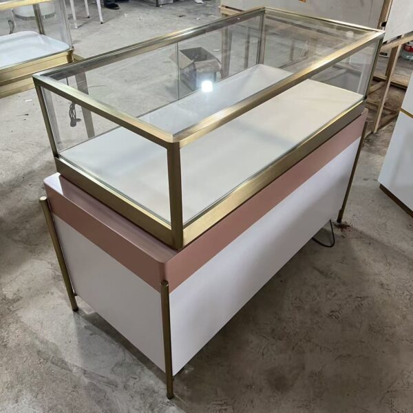 微信图片_20260319084635_206_96 Gold jewelry display cabinet